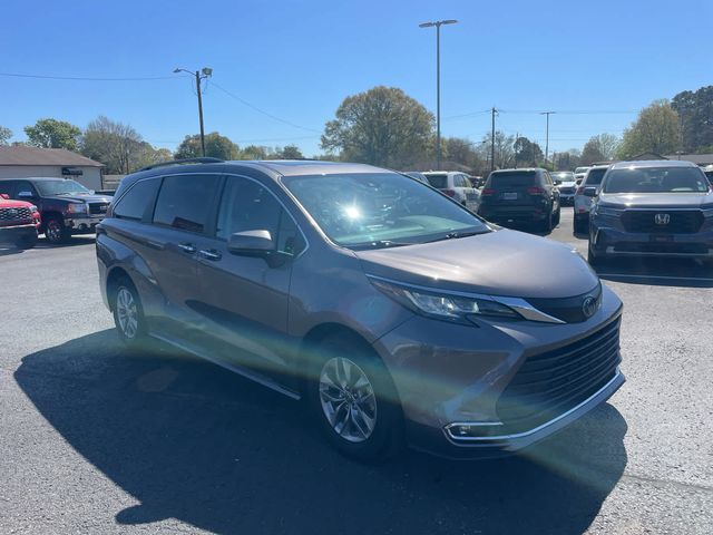 2023 Toyota Sienna XLE