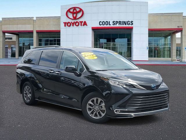 2023 Toyota Sienna XLE