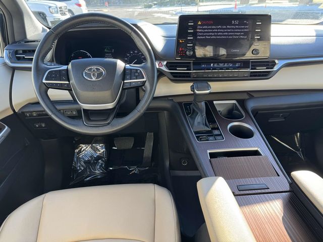 2023 Toyota Sienna XLE