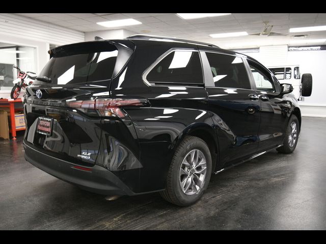 2023 Toyota Sienna XLE