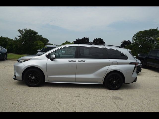 2023 Toyota Sienna XLE