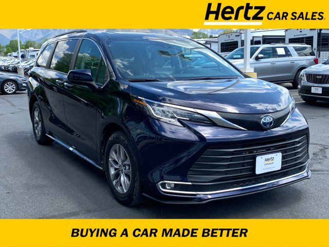 2023 Toyota Sienna XLE