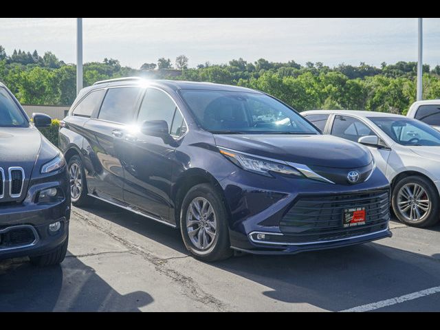 2023 Toyota Sienna XLE