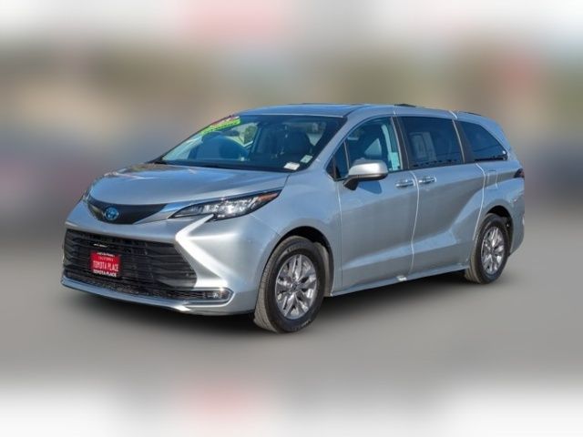 2023 Toyota Sienna XLE