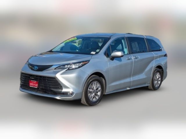 2023 Toyota Sienna XLE