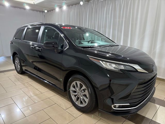 2023 Toyota Sienna XLE