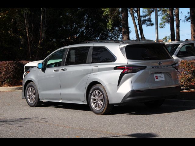 2023 Toyota Sienna XLE