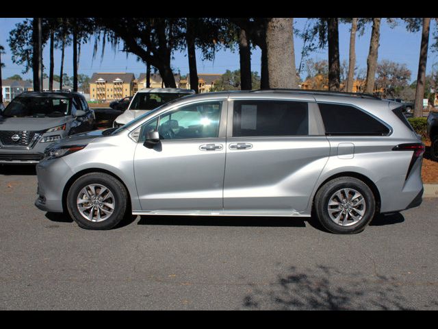 2023 Toyota Sienna XLE