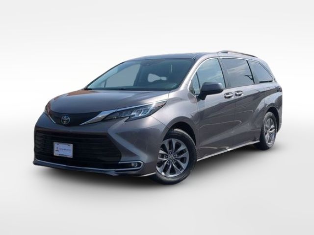 2023 Toyota Sienna XLE