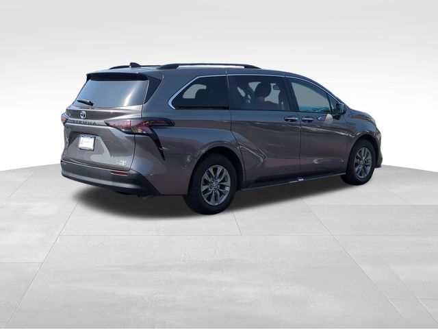 2023 Toyota Sienna XLE