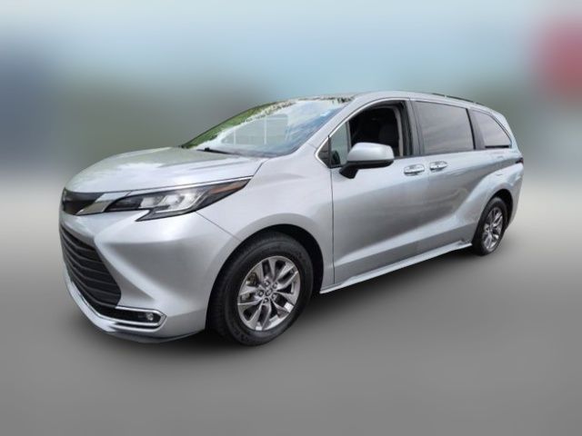 2023 Toyota Sienna XLE