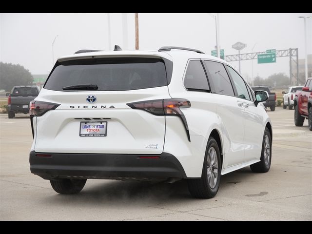 2023 Toyota Sienna XLE