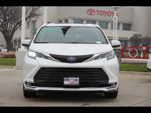 2023 Toyota Sienna XLE