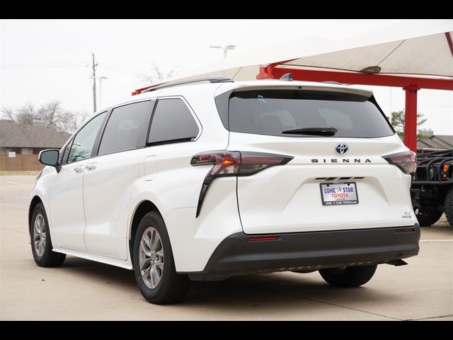 2023 Toyota Sienna XLE