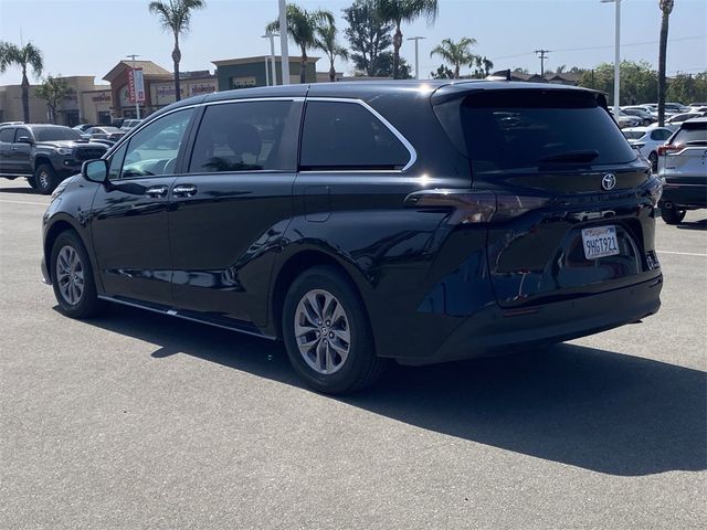 2023 Toyota Sienna XLE