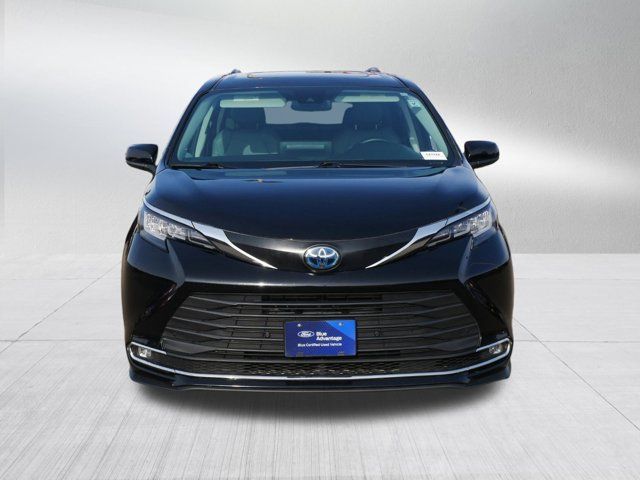 2023 Toyota Sienna XLE