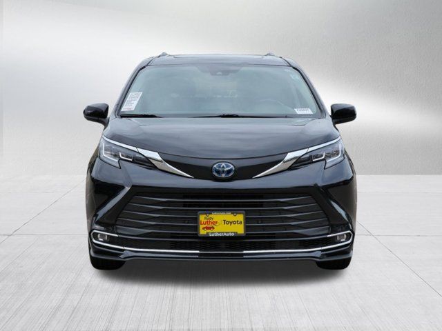 2023 Toyota Sienna XLE