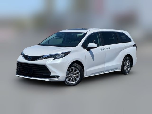 2023 Toyota Sienna XLE