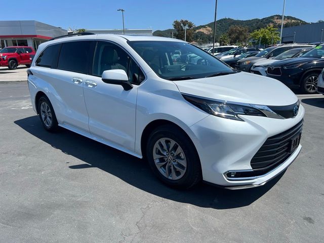 2023 Toyota Sienna XLE
