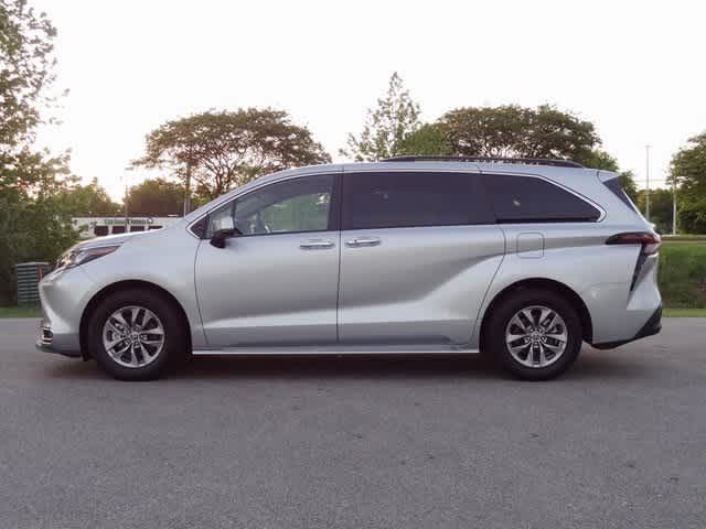 2023 Toyota Sienna XLE