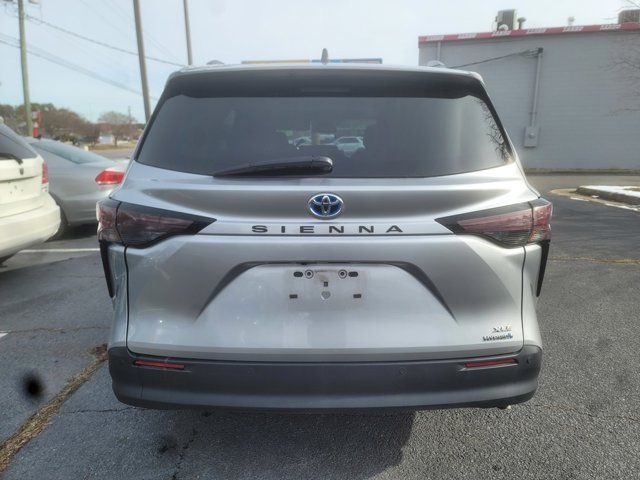 2023 Toyota Sienna XLE