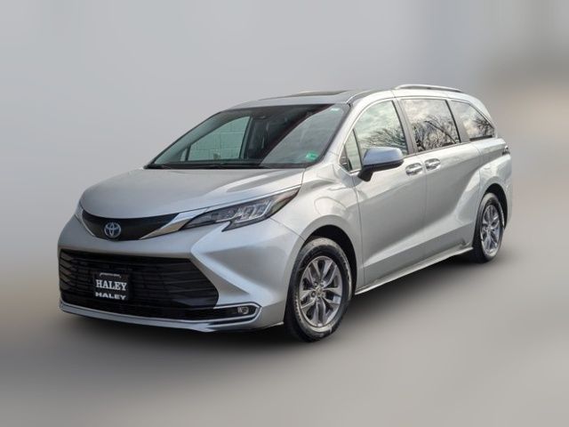 2023 Toyota Sienna XLE