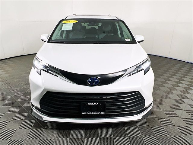 2023 Toyota Sienna XLE