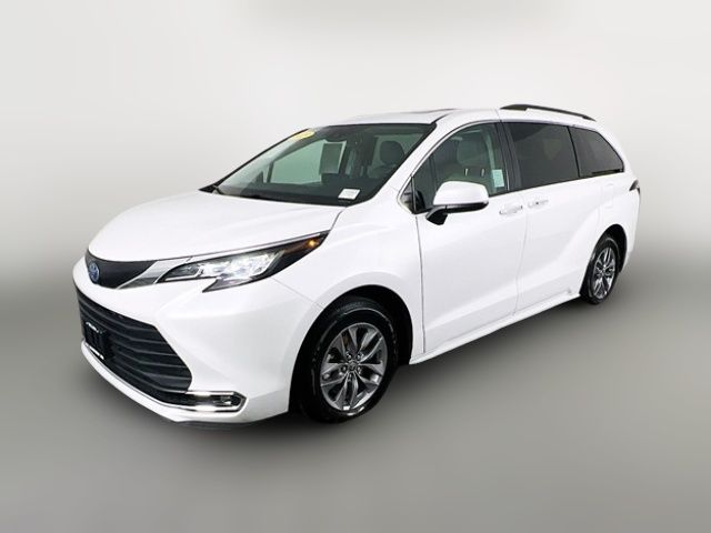 2023 Toyota Sienna XLE