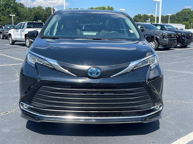 2023 Toyota Sienna XLE