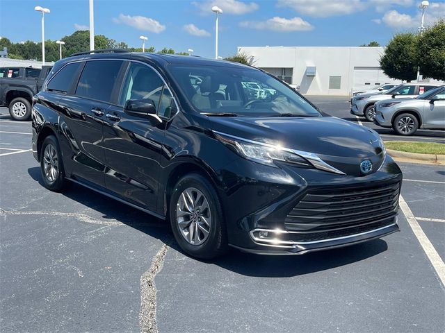 2023 Toyota Sienna XLE