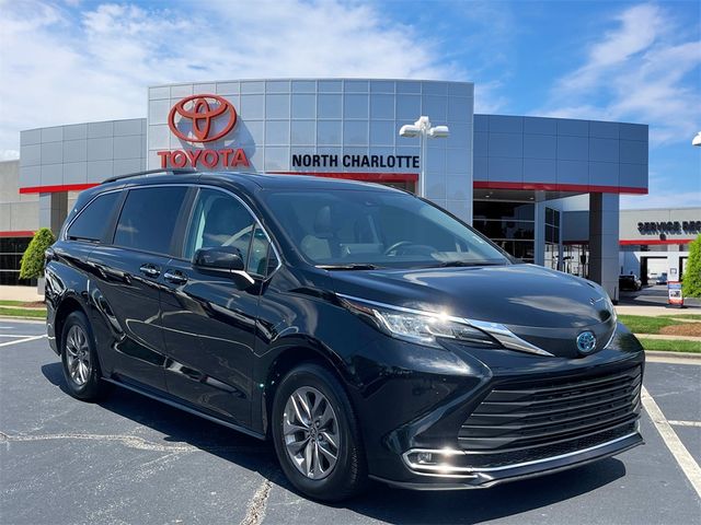 2023 Toyota Sienna XLE