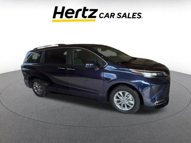 2023 Toyota Sienna XLE