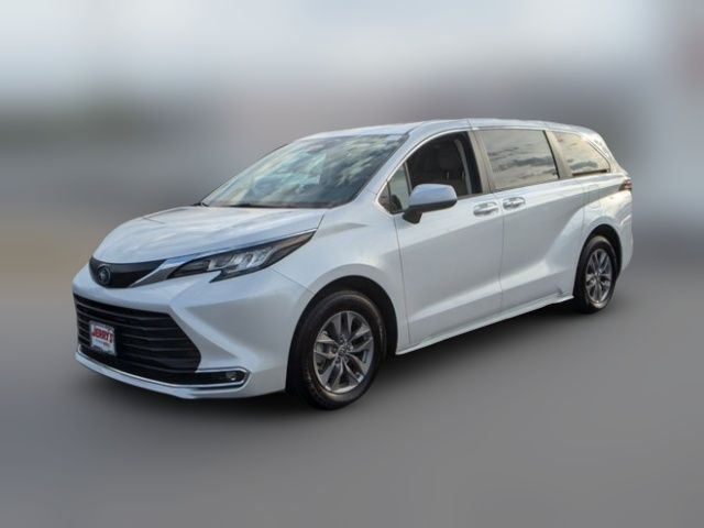 2023 Toyota Sienna XLE