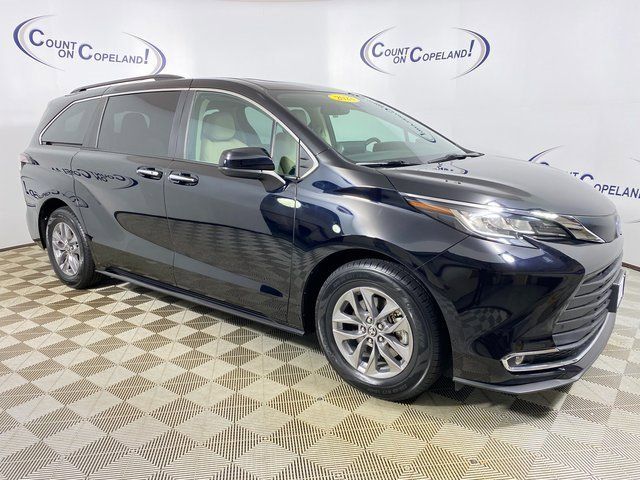 2023 Toyota Sienna XLE