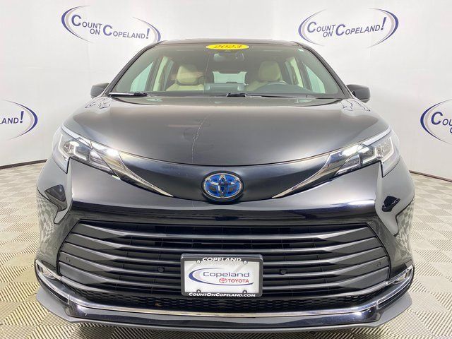 2023 Toyota Sienna XLE