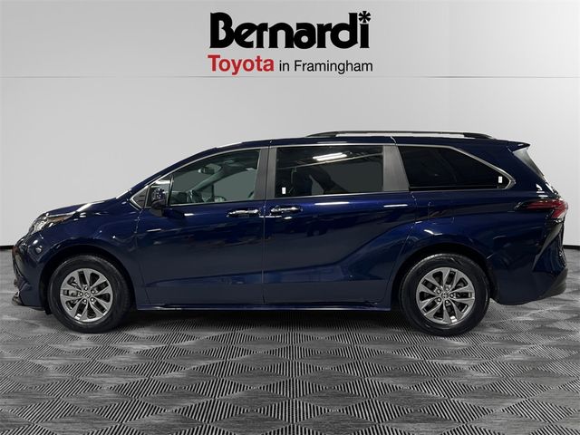 2023 Toyota Sienna XLE