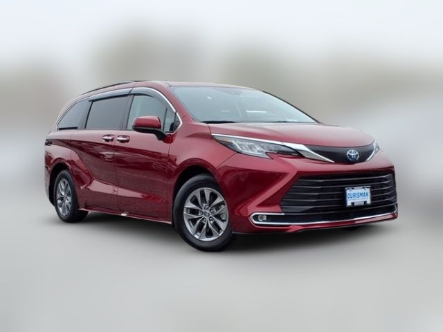 2023 Toyota Sienna XLE