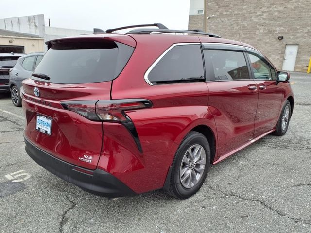 2023 Toyota Sienna XLE