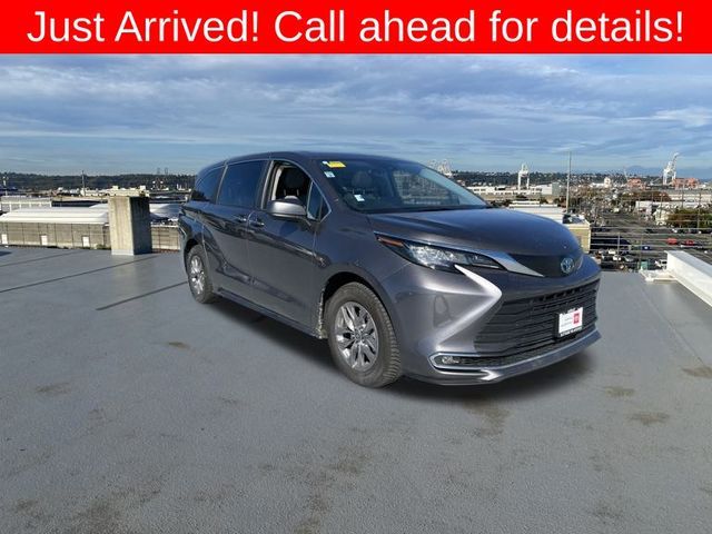 2023 Toyota Sienna XLE