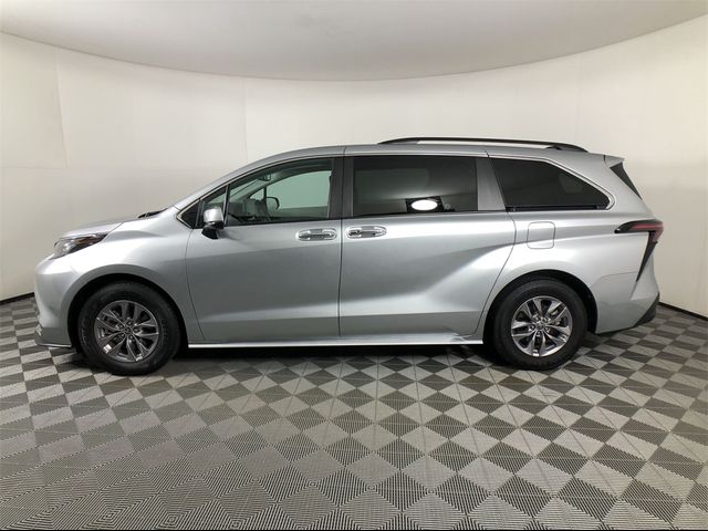 2023 Toyota Sienna XLE