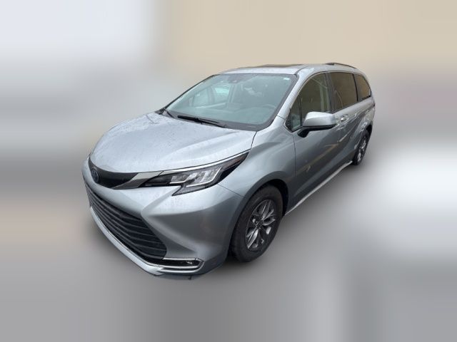 2023 Toyota Sienna XLE