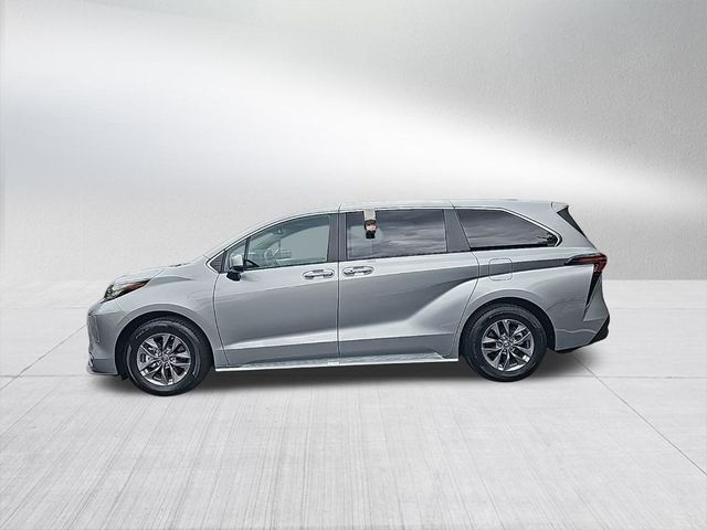 2023 Toyota Sienna XLE