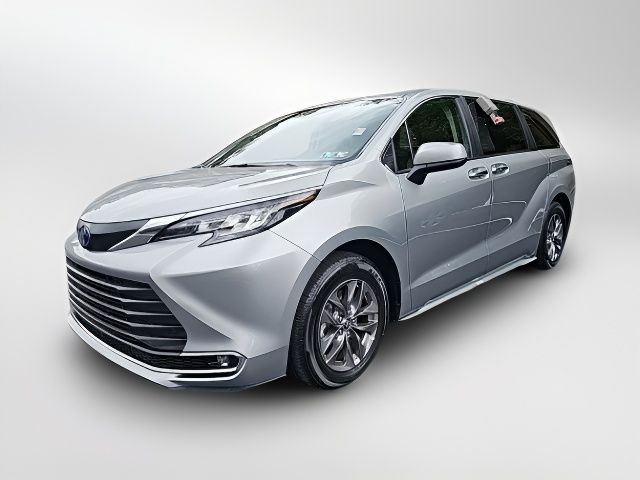 2023 Toyota Sienna XLE