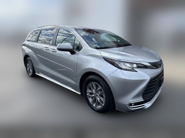 2023 Toyota Sienna XLE