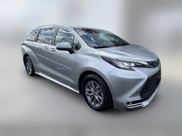 2023 Toyota Sienna XLE