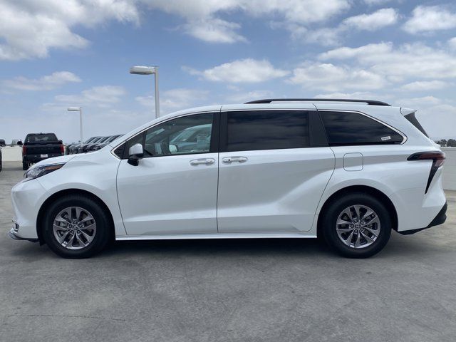 2023 Toyota Sienna XLE