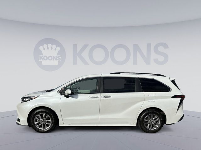 2023 Toyota Sienna XLE