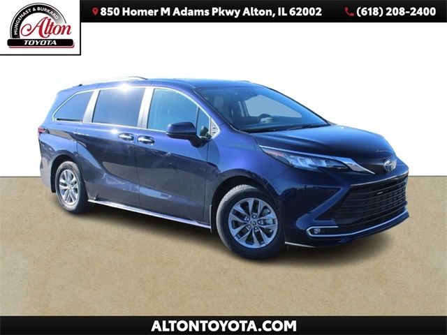 2023 Toyota Sienna XLE