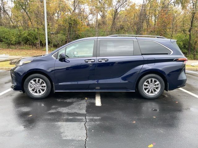 2023 Toyota Sienna XLE