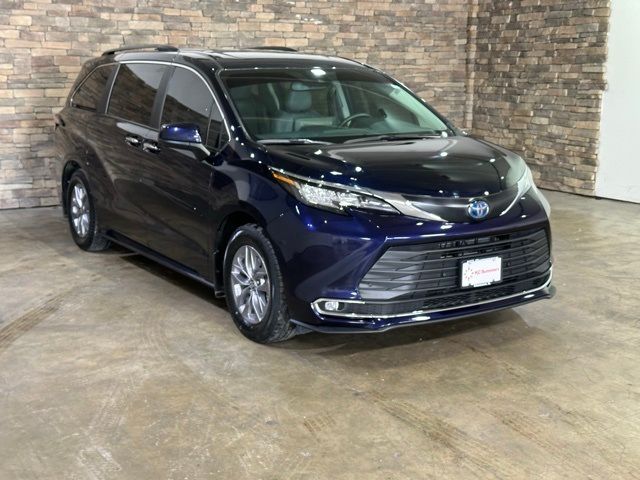 2023 Toyota Sienna XLE